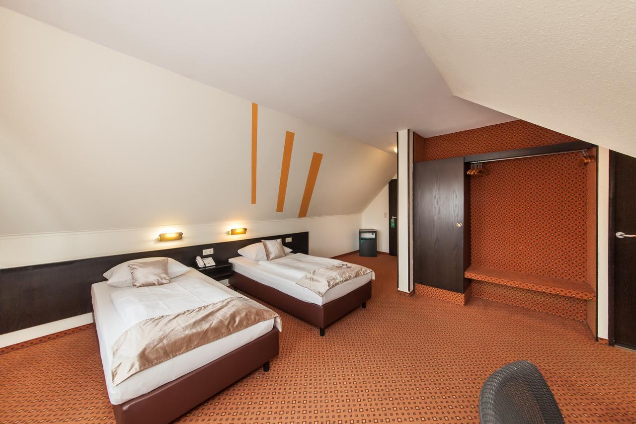 Hotel Strohgaeu Korntal-Münchingen Buitenkant foto