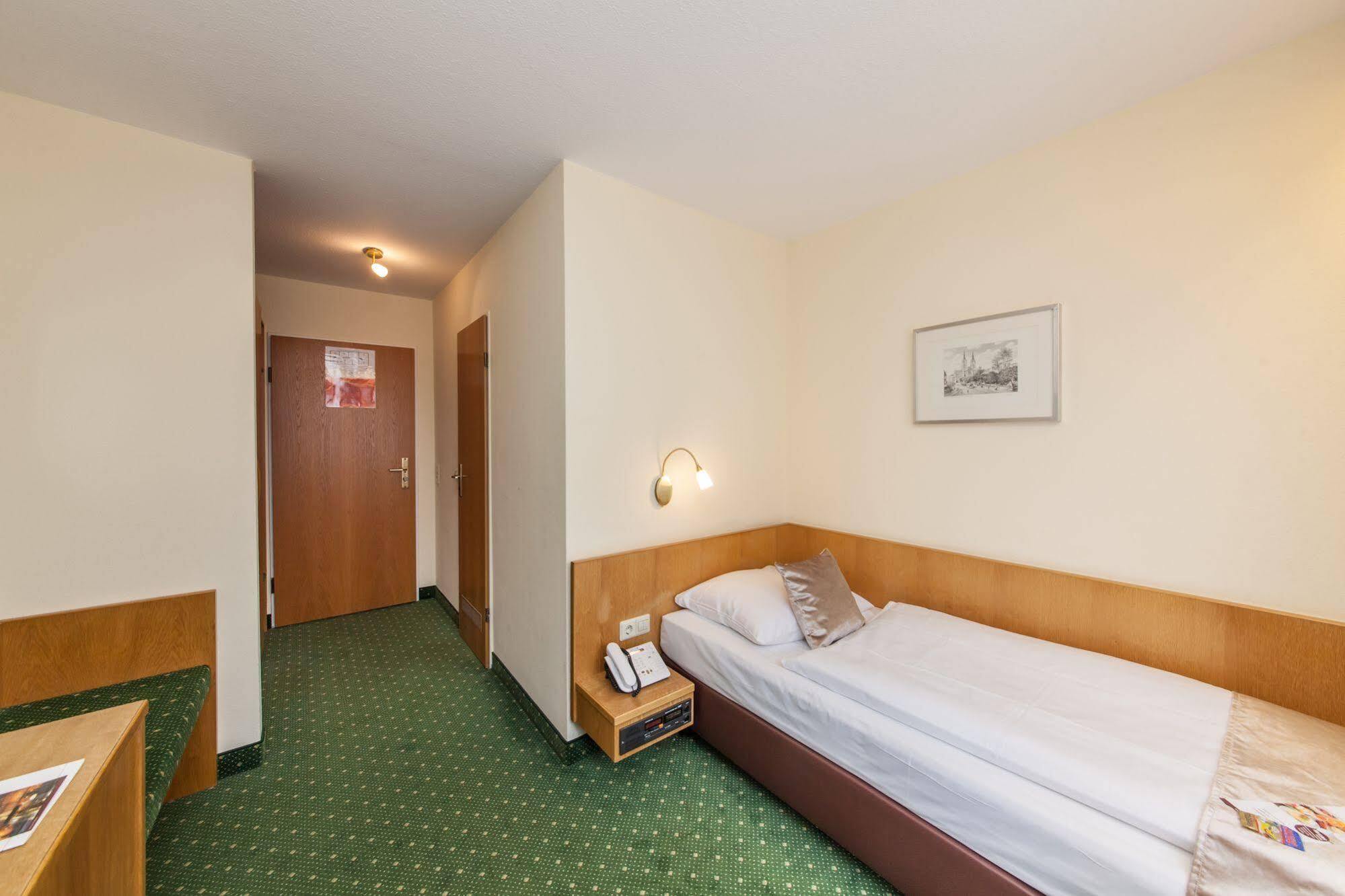 Hotel Strohgaeu Korntal-Münchingen Buitenkant foto