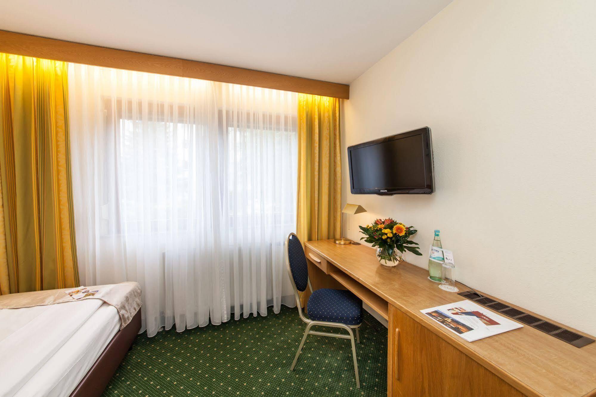 Hotel Strohgaeu Korntal-Münchingen Buitenkant foto
