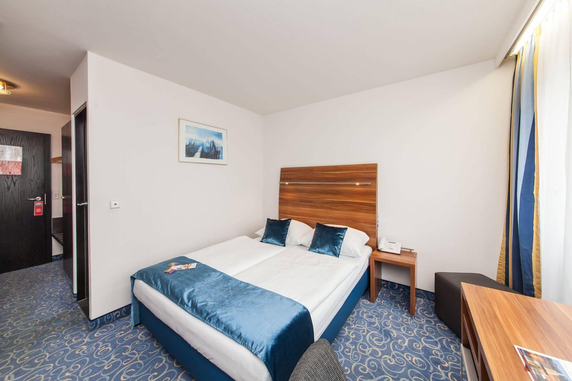 Hotel Strohgaeu Korntal-Münchingen Buitenkant foto