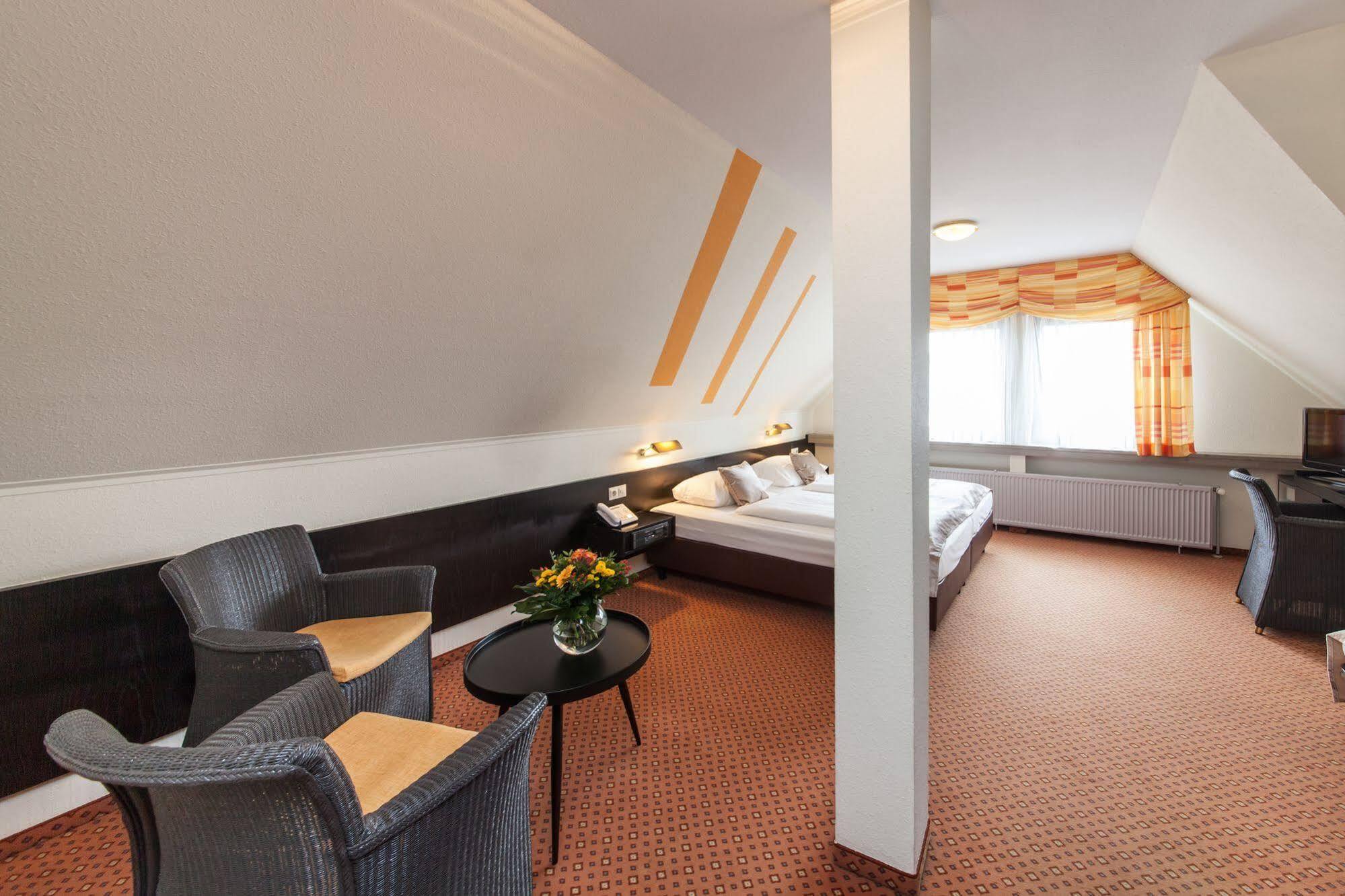 Hotel Strohgaeu Korntal-Münchingen Buitenkant foto